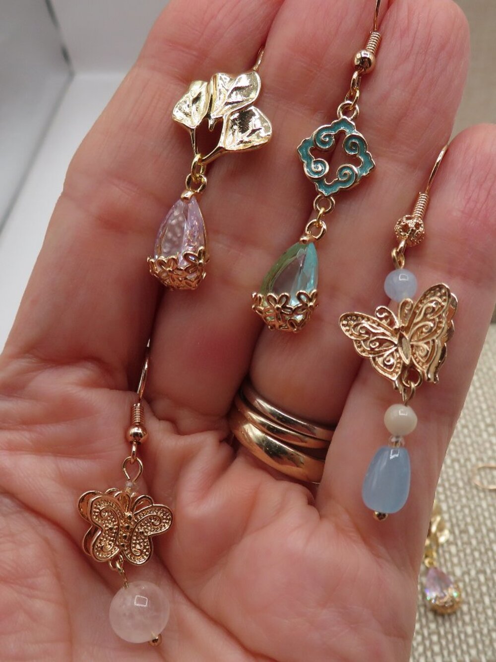 4 Pairs Crystal Beaded Gold Tone Dangle Earrings - Picture 8 of 10